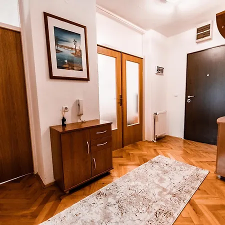 דירה Apartman Centar 2 ליבנו