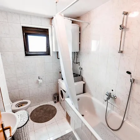 Apartman Centar 2 דירה *