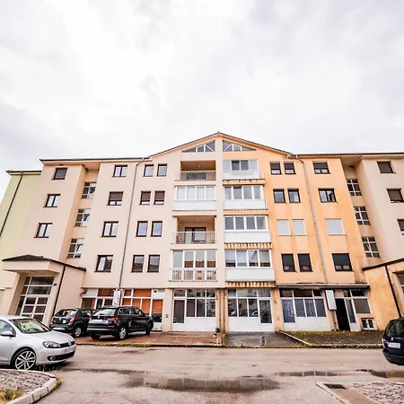 דירה Apartman Centar 2 *